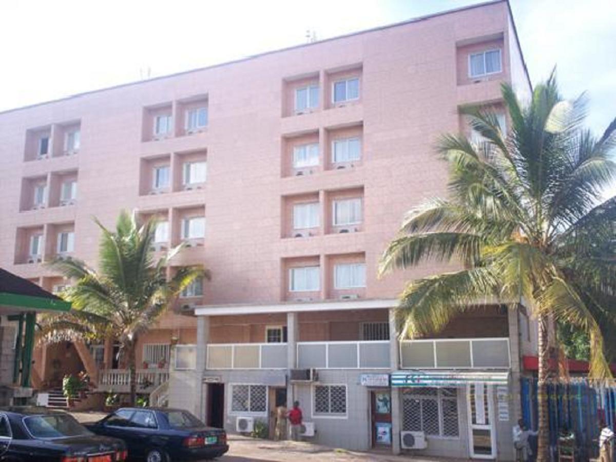 Meumi Palace Yaounde Exterior photo